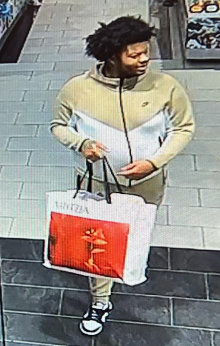 APD Detectives Search for Two Suspects in Connection to a Robbery