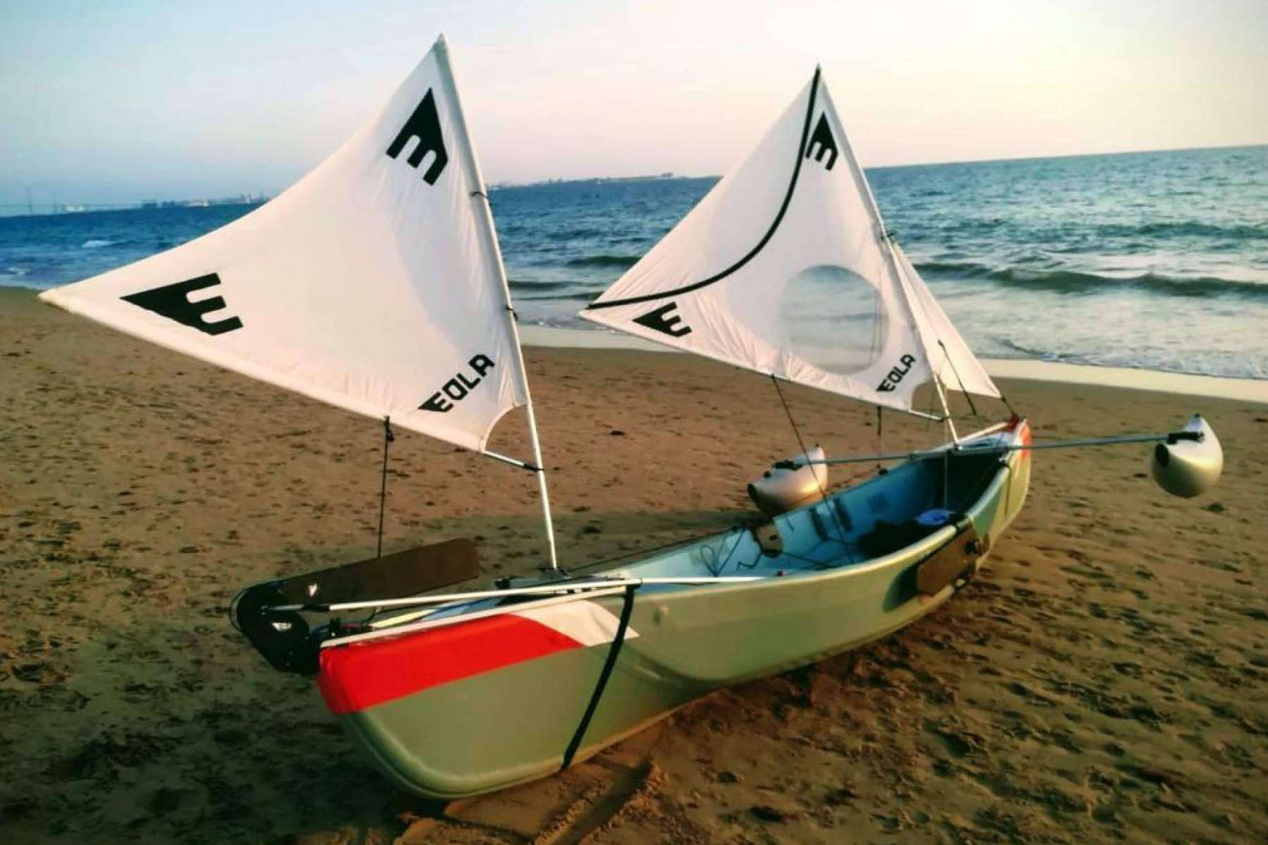 Windpaddle and windkayak, two modalities to practice safely with EOLA's kits