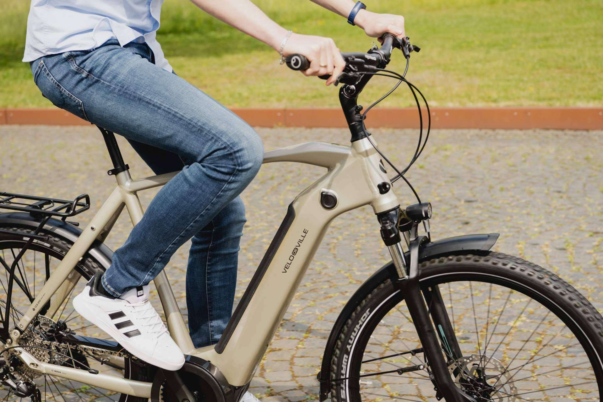 Alquilar una bicicleta eléctrica de Pelican Bike es una opción ideal para recorrer el Río Verde de Ojos Negros