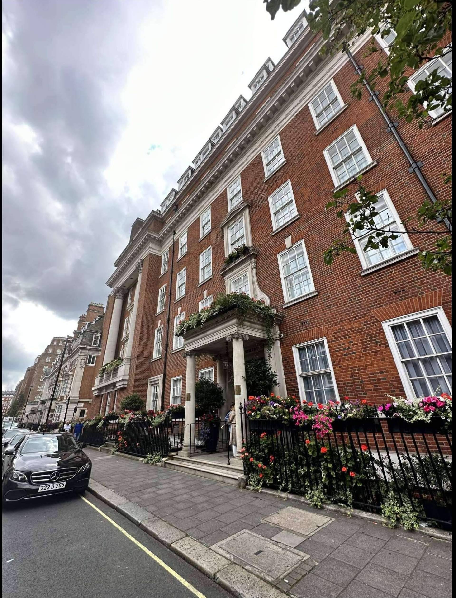 Excellence in luxury apartment rentals at 47 Park Street, Mayfair