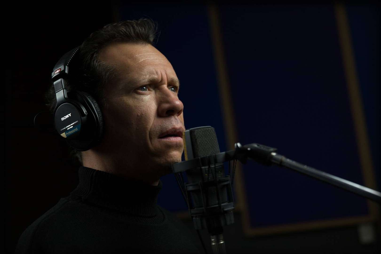 Beyond sound; voice over as a bridge to the audience